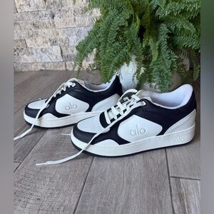 ALO Yoga Recovery Mode Performance Sneaker, Black/White Athletic Shoes